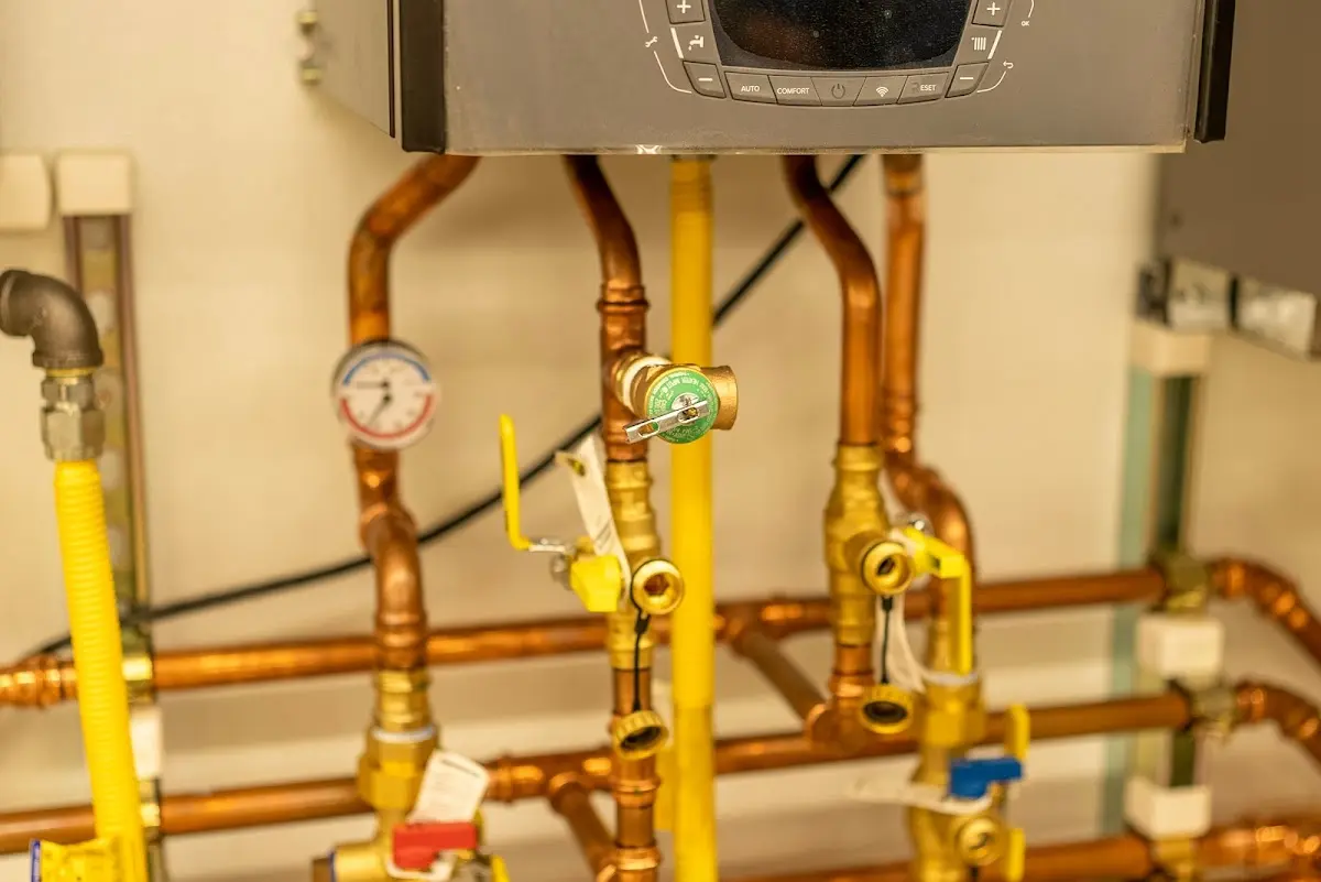 Licensed technician providing Pipe Repair for a homeowner in East Richmond Heights